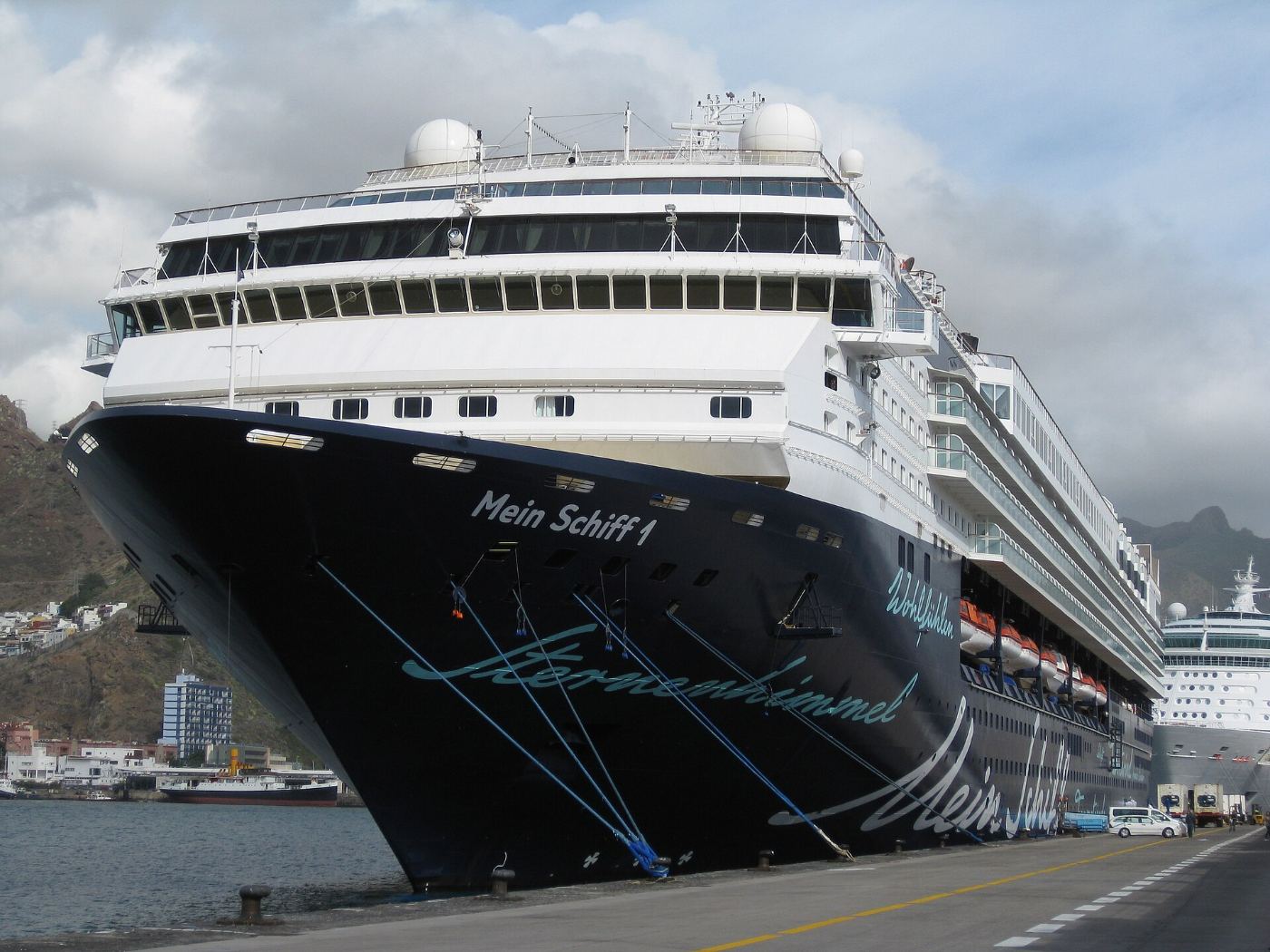 Crucero en el puerto de Santa Cruz